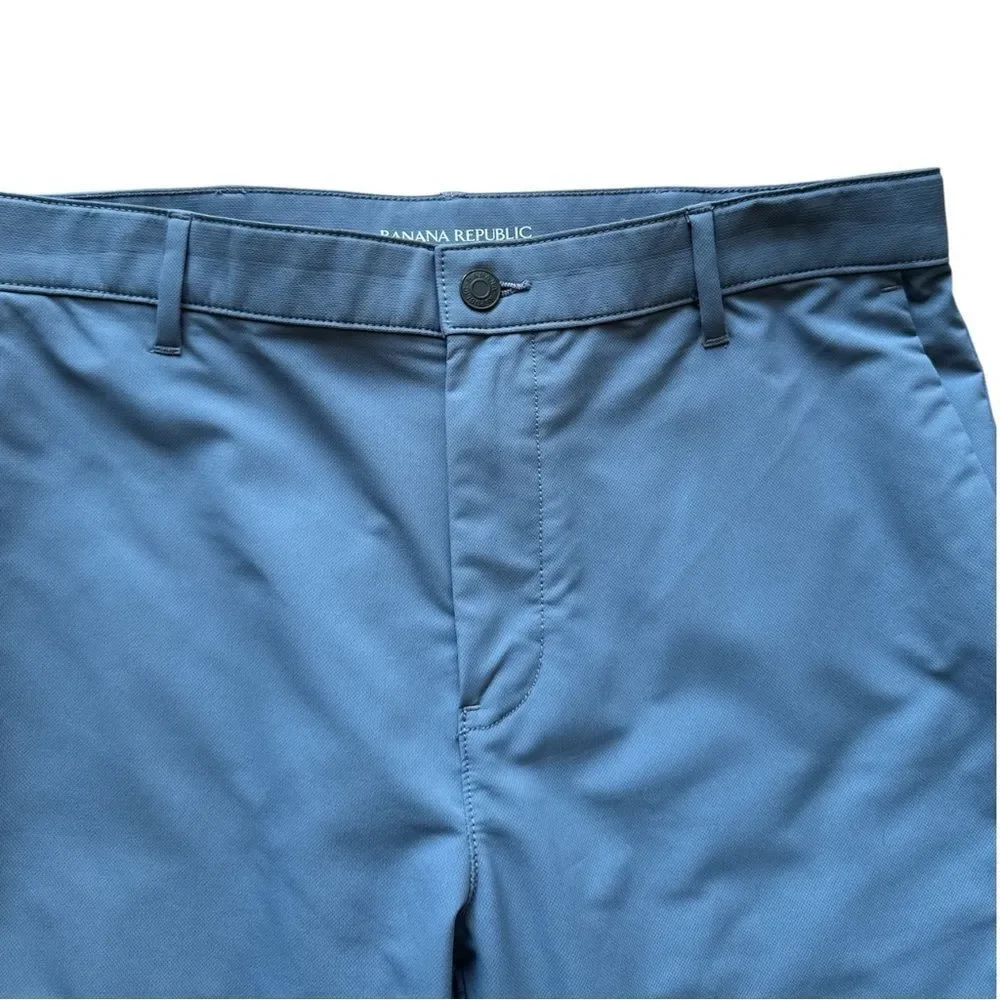 Men's Banana Republic Blue Performance Commuter Pants. Lightweight. Functional